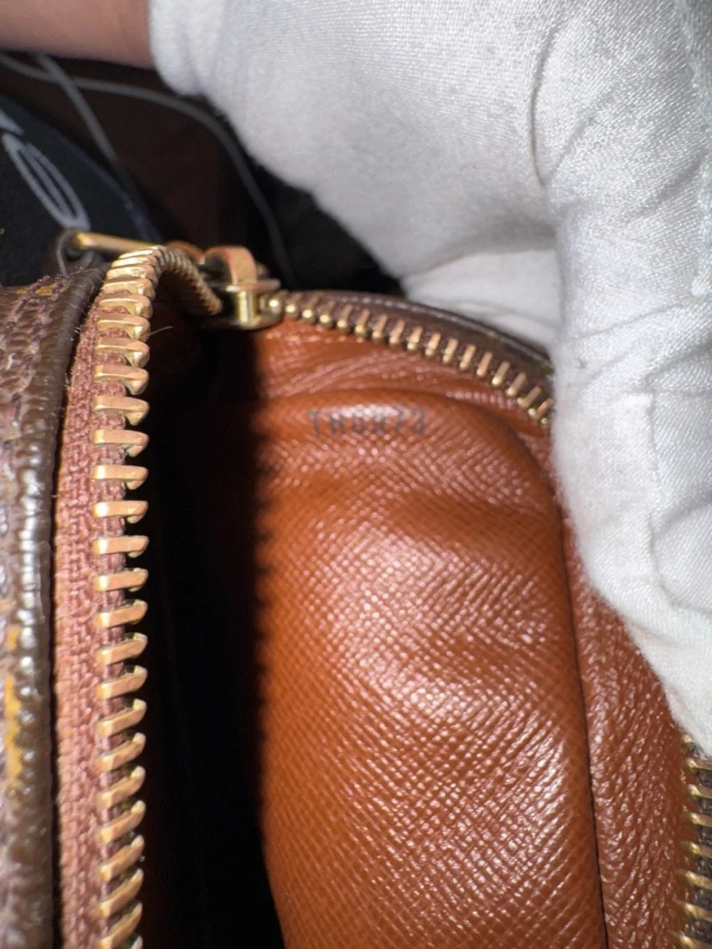 Louis Vuitton Crossbody monogram bag DANUBE vintage 2003 - Picture 14 of 17